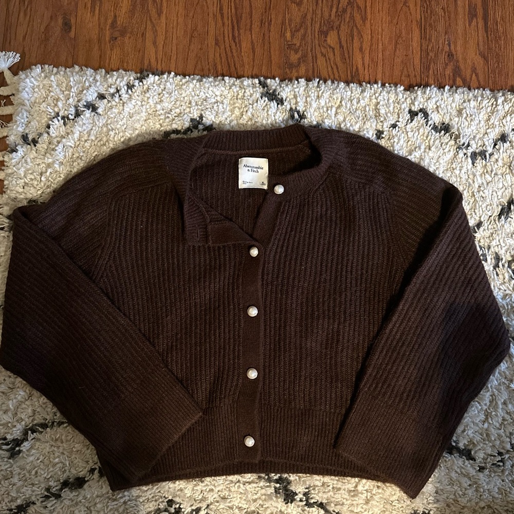 Abercrombie & Fitch Crew Pearl Button Cardigan